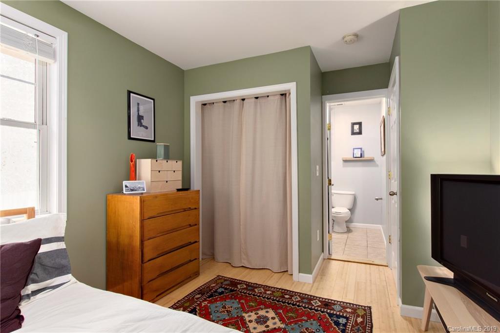 477 Governors View Road Asheville NC 28805