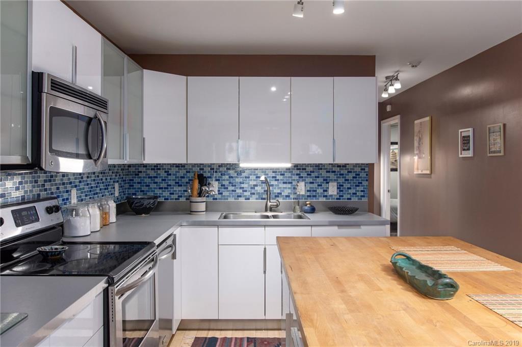477 Governors View Road Asheville NC 28805