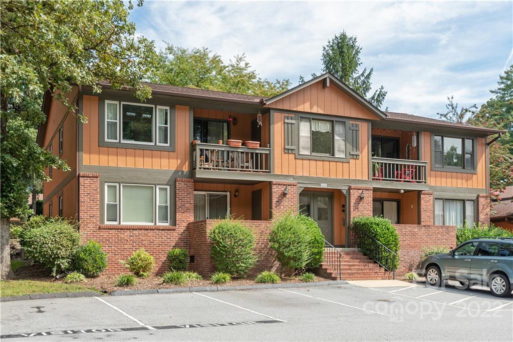 1753-d Haywood Manor Road Hendersonville NC 28791
