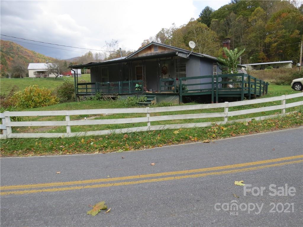 398 Perkins Road Bakersville NC 28705