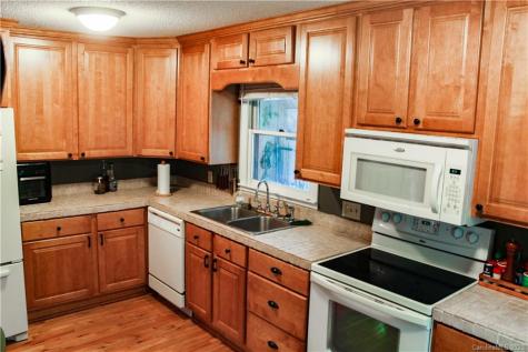 138 Lakeview Road Spruce Pine NC 28777