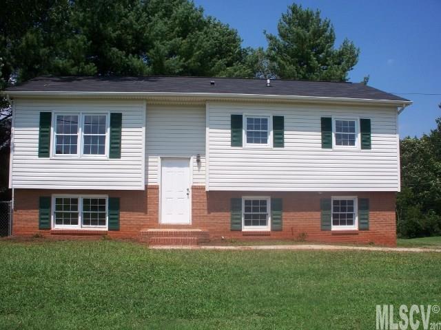 1215 Village Circle Hickory NC 28602