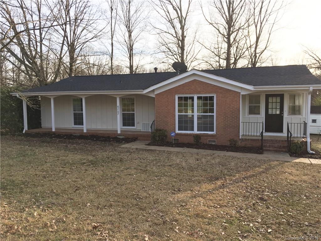 6707 Glenmoor Drive Charlotte NC 28214