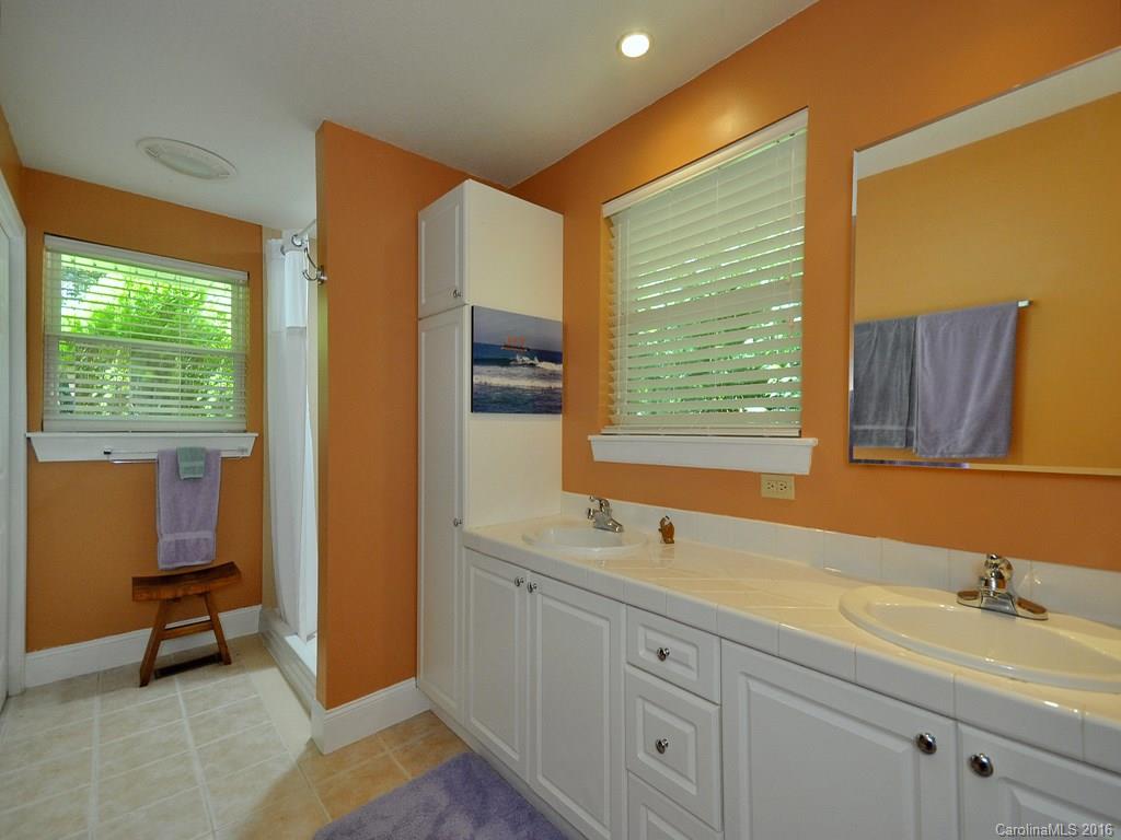 302 White Pine Drive Asheville NC 28805
