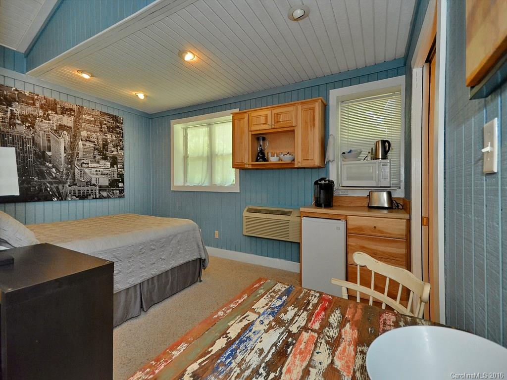 302 White Pine Drive Asheville NC 28805