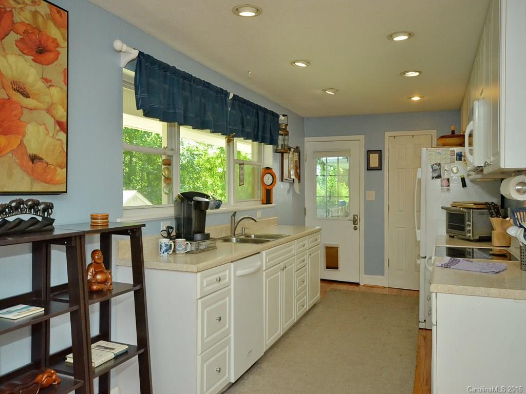 302 White Pine Drive Asheville NC 28805