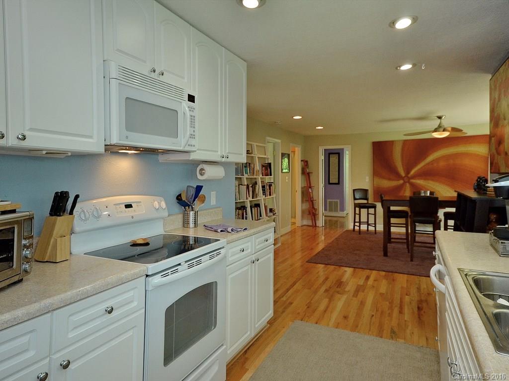 302 White Pine Drive Asheville NC 28805
