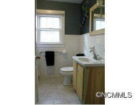 558 Enka Lake Road Candler NC 28715
