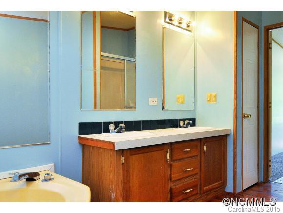 724 Buckeye Access Road Swannanoa NC 28778