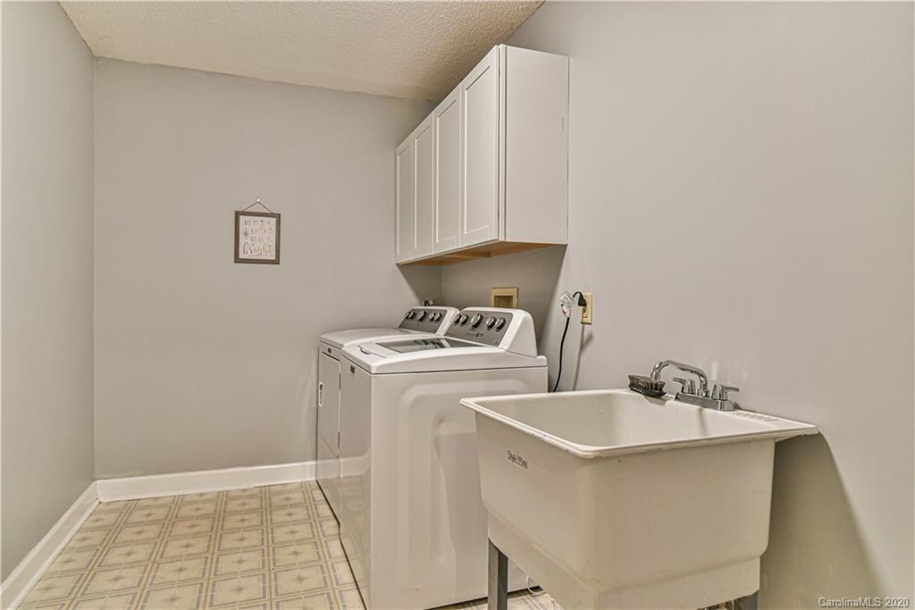 877 Deep Woods Drive Marion NC 28752