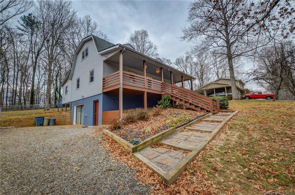 9 English Place Candler NC 28715