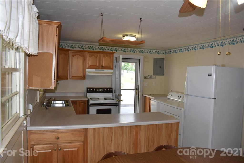 75 Pinewood Drive Marion NC 28752