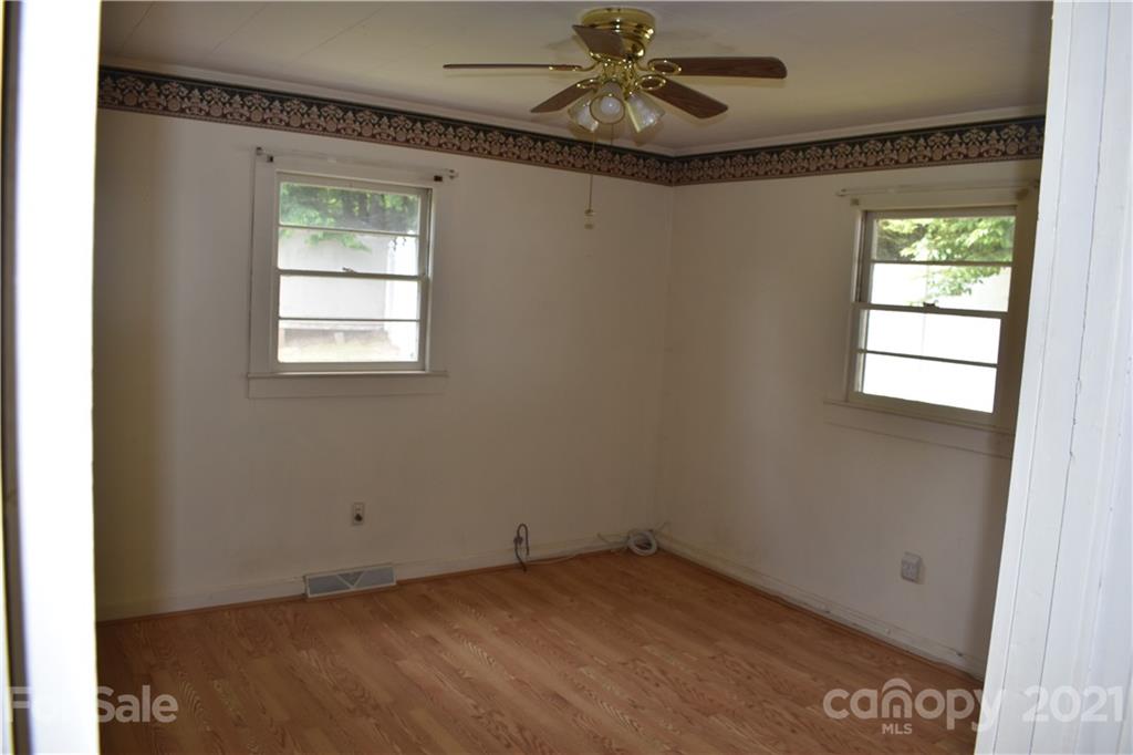 75 Pinewood Drive Marion NC 28752