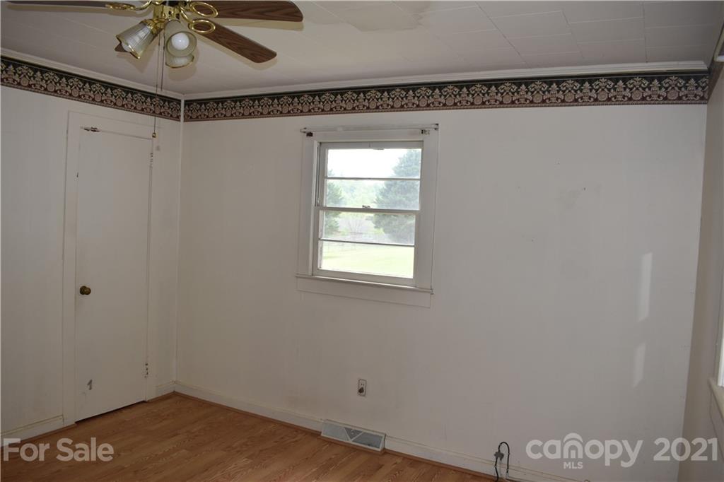 75 Pinewood Drive Marion NC 28752