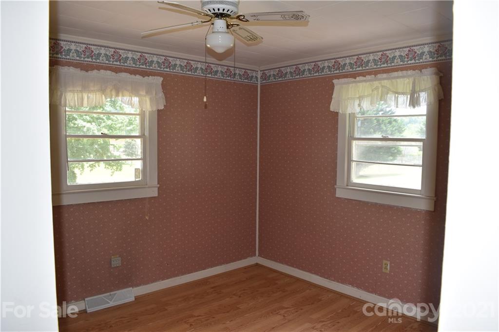 75 Pinewood Drive Marion NC 28752