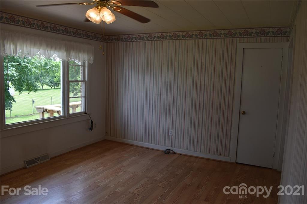 75 Pinewood Drive Marion NC 28752