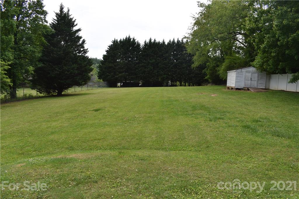 75 Pinewood Drive Marion NC 28752
