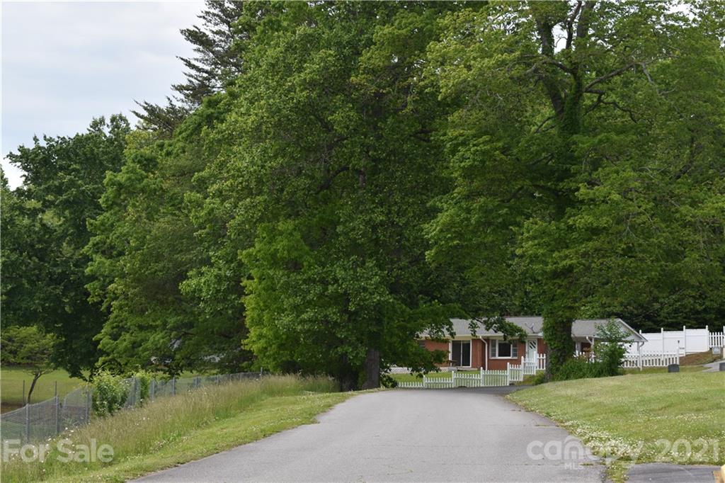 75 Pinewood Drive Marion NC 28752