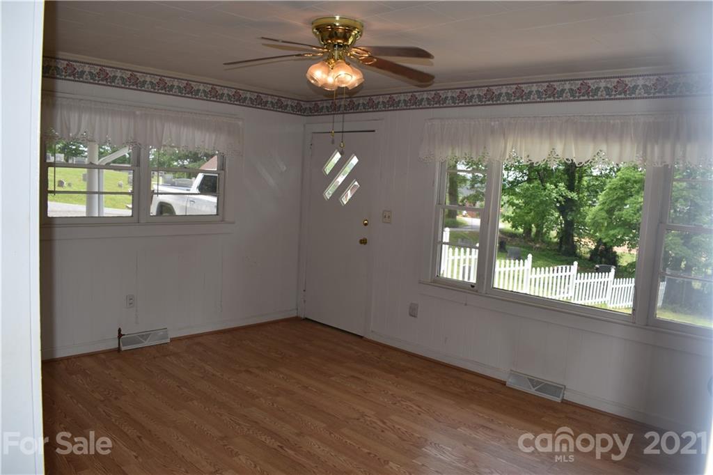 75 Pinewood Drive Marion NC 28752