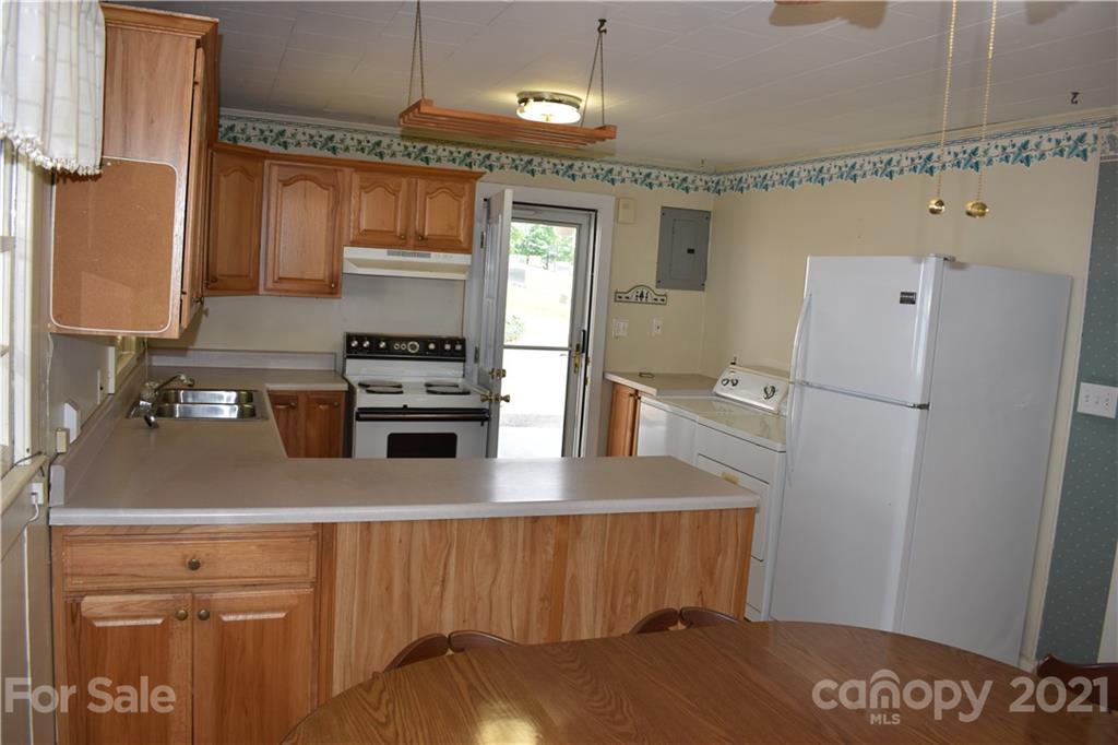 75 Pinewood Drive Marion NC 28752