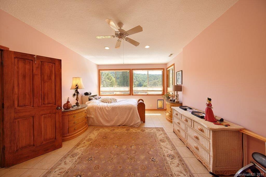 16 Weldon Way Fairview NC 28730