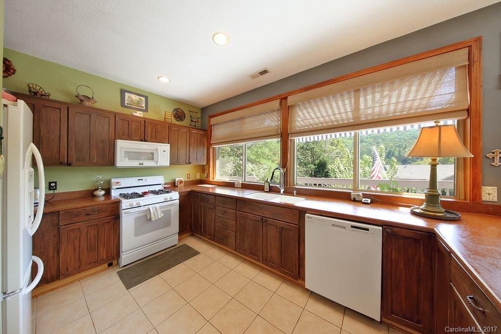 16 Weldon Way Fairview NC 28730