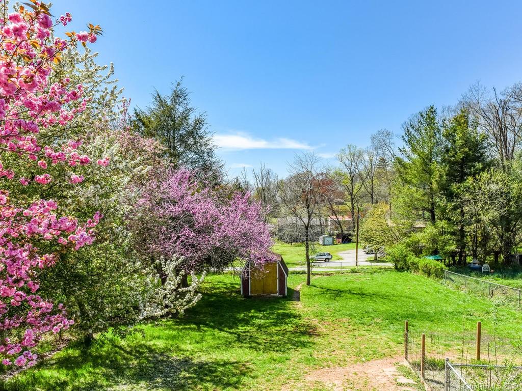 62 Patton Cemetery Road Swannanoa NC 28778