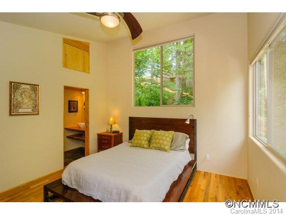 26 Desota Street Asheville NC 28806