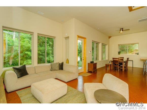 26 Desota Street Asheville NC 28806