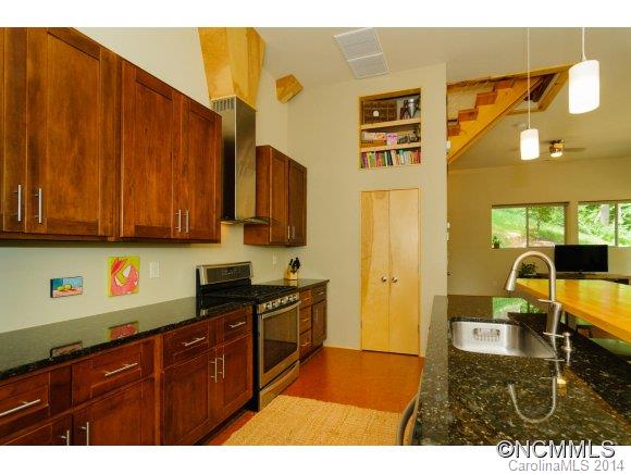 26 Desota Street Asheville NC 28806