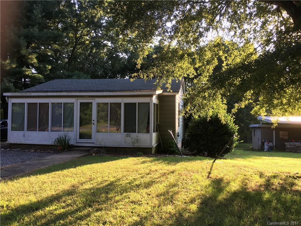 2021 Robinson Road Newton NC 28658