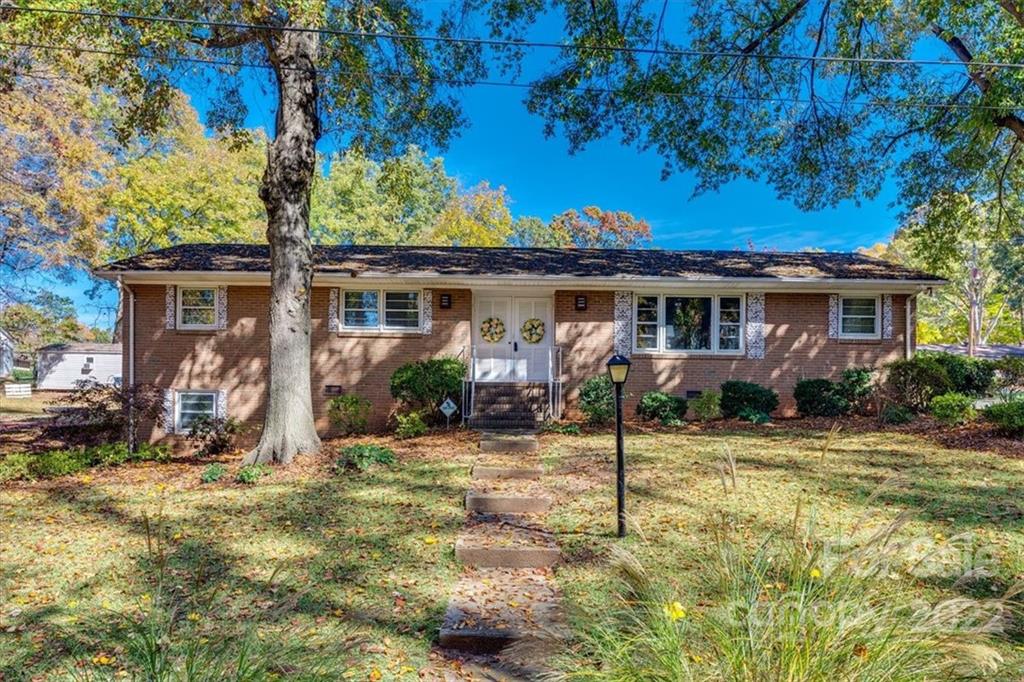 9504 Fairlane Drive Charlotte NC 28214