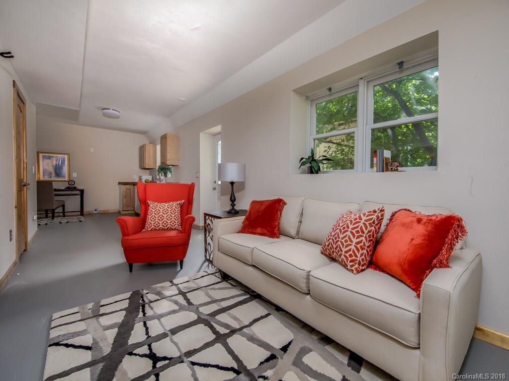 11 West End Way Asheville NC 28806
