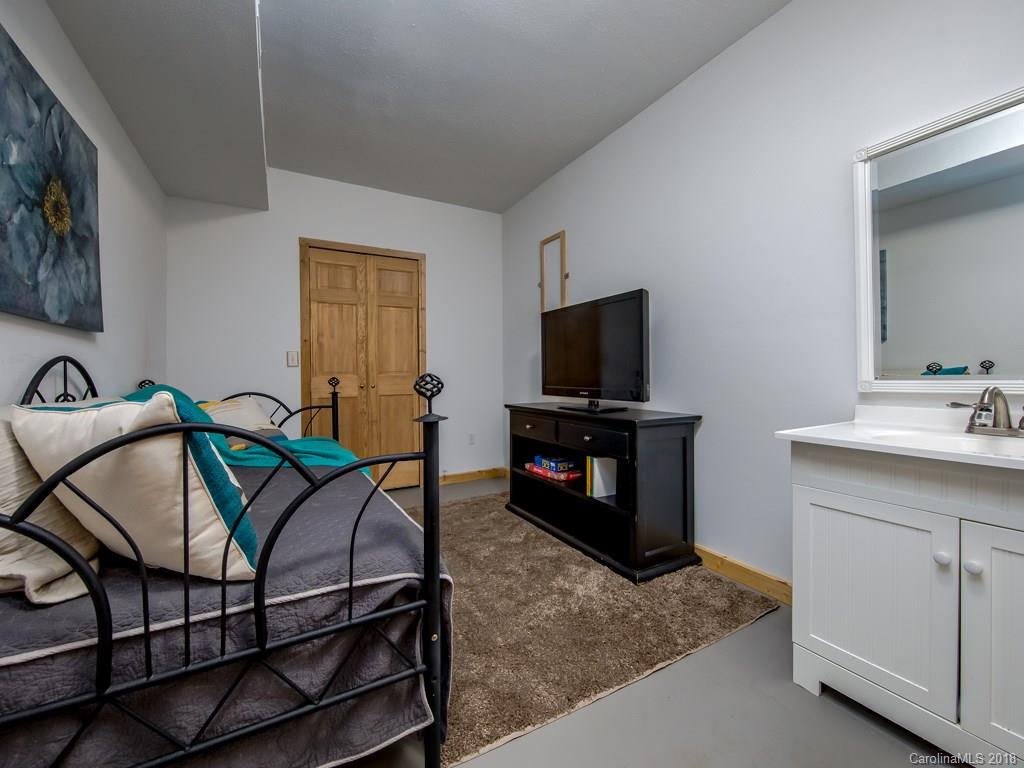 11 West End Way Asheville NC 28806