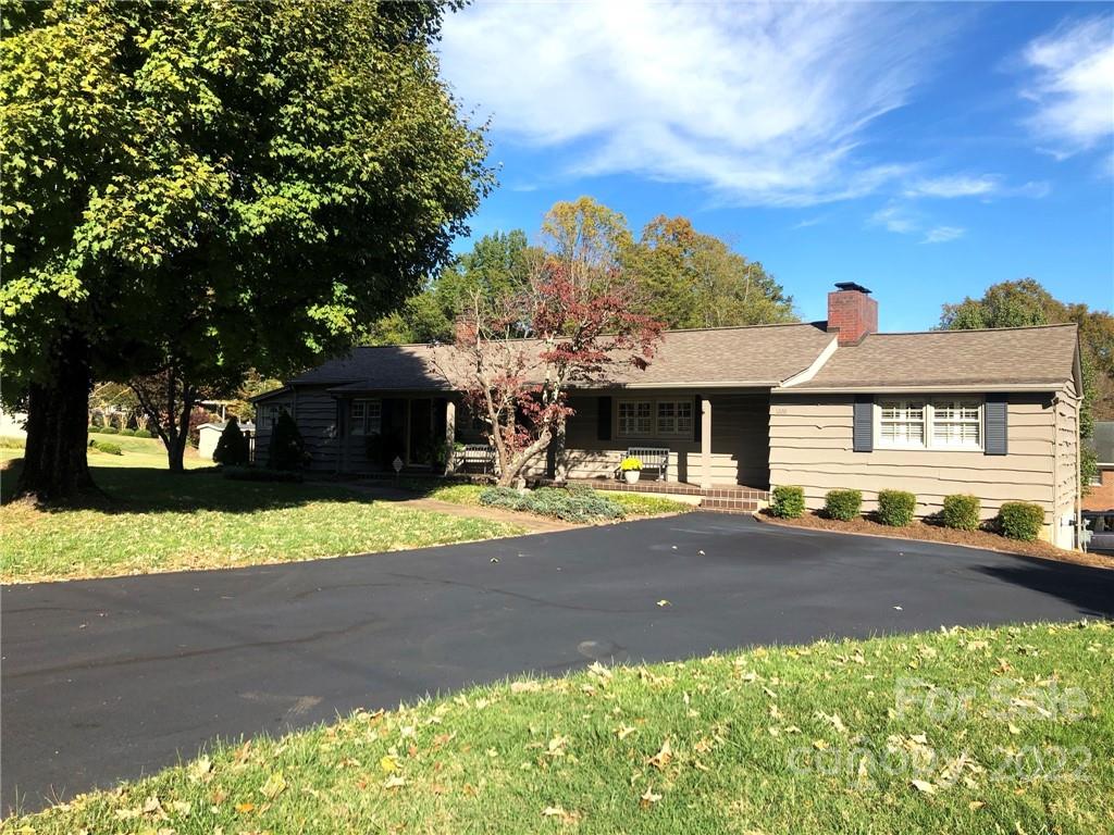 1226 10th Street NW Hickory NC 28601