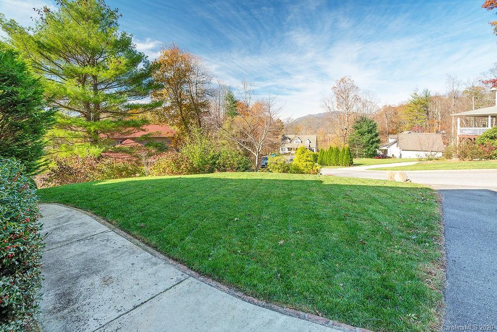 24 Gollum Drive Fairview NC 28730