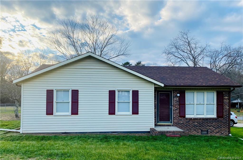 715 West Pine Circle Statesville NC 28677