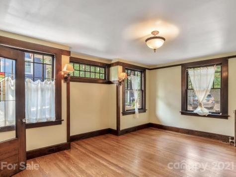 34 Cumberland Circle Asheville NC 28801