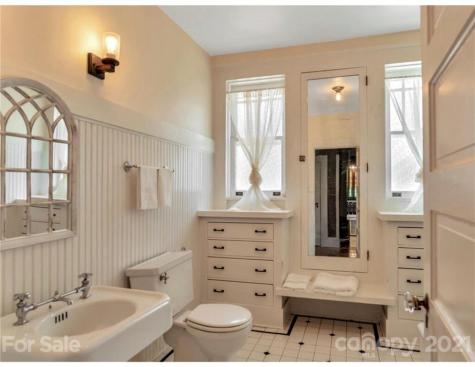 34 Cumberland Circle Asheville NC 28801