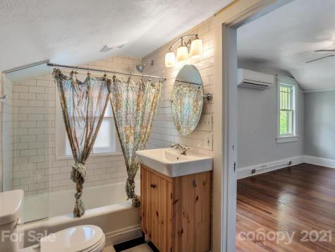 34 Cumberland Circle Asheville NC 28801