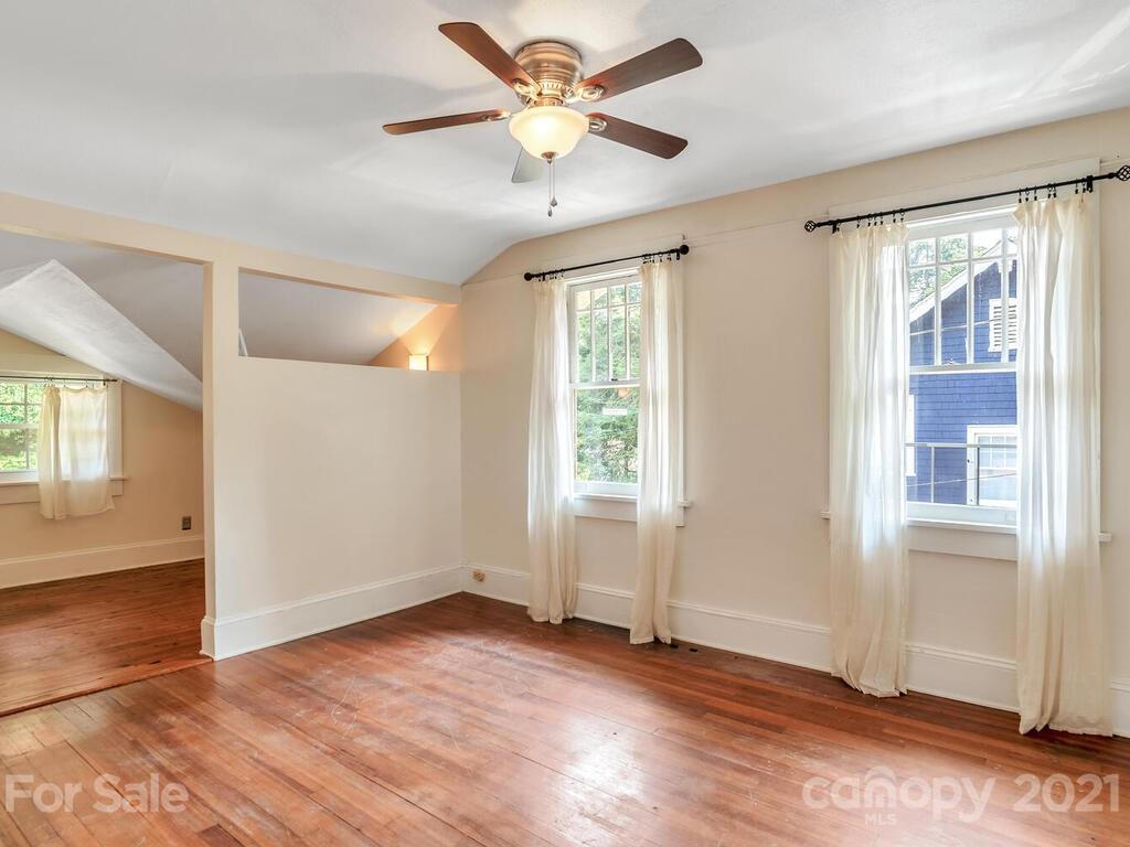 34 Cumberland Circle Asheville NC 28801