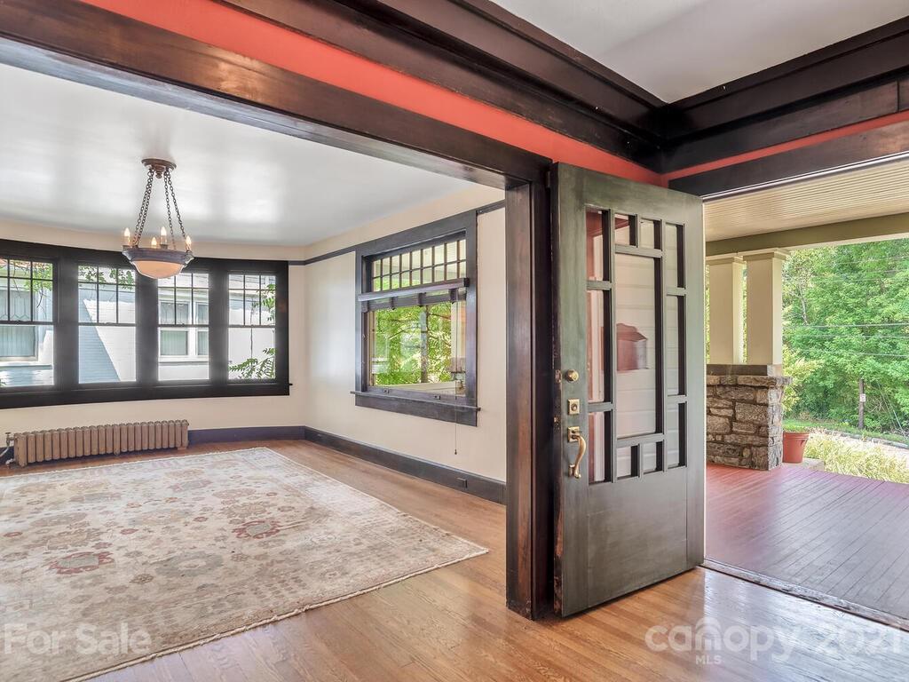 34 Cumberland Circle Asheville NC 28801