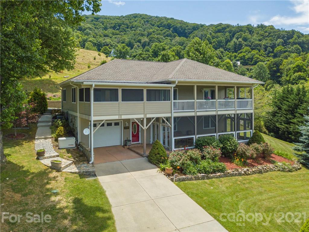 1038 Acres View Drive Waynesville NC 28786