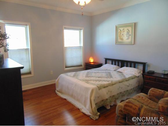 32 Water Street Asheville NC 28801