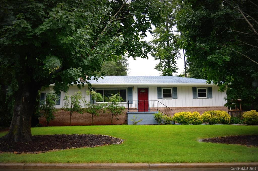 11 Deanwood Circle Asheville NC 28803