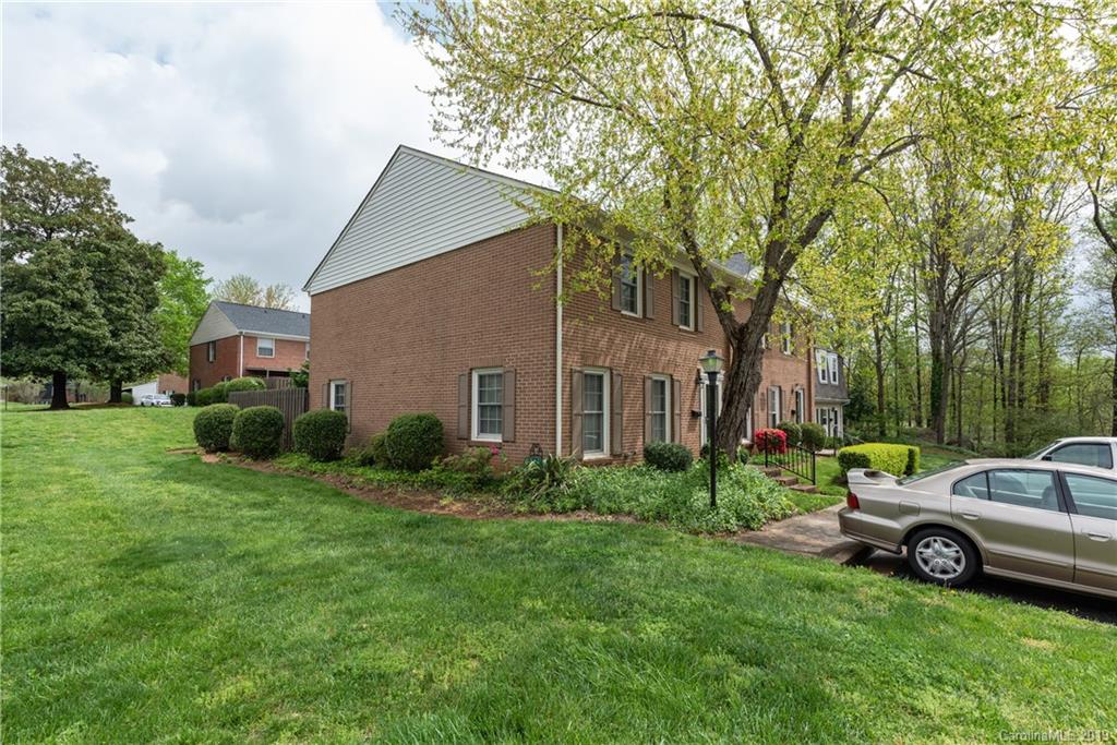 8316 Knights Bridge Road Charlotte NC 28210