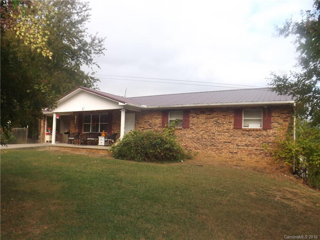 157 Jackson Avenue Hot Springs NC 28743