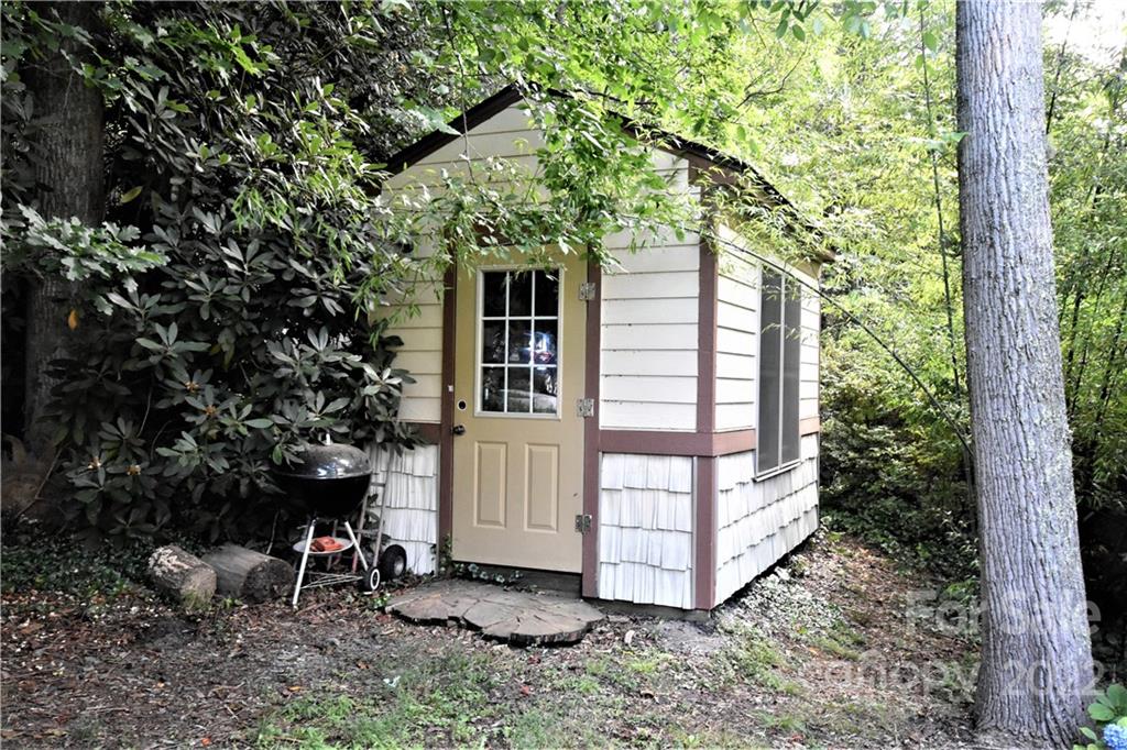 11 Echo Lake Drive Fairview NC 28730