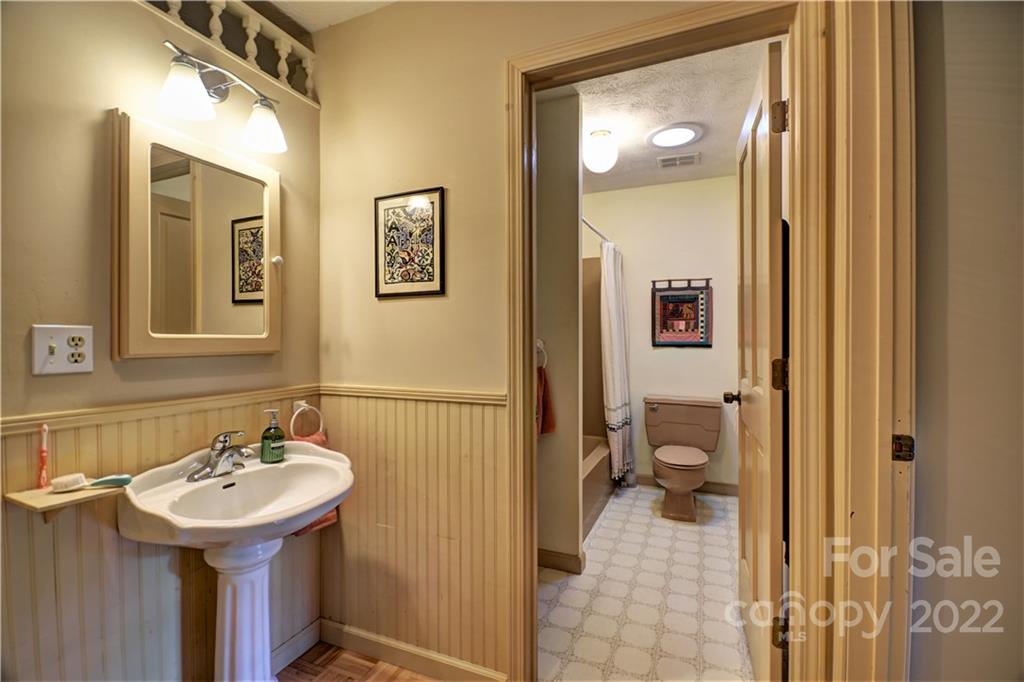 11 Echo Lake Drive Fairview NC 28730