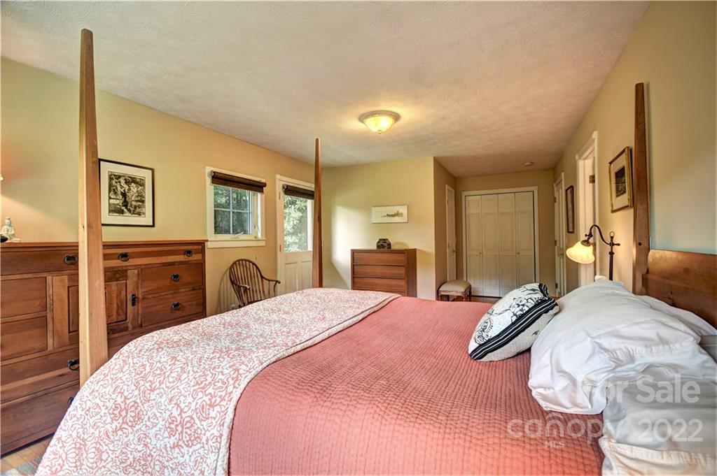 11 Echo Lake Drive Fairview NC 28730